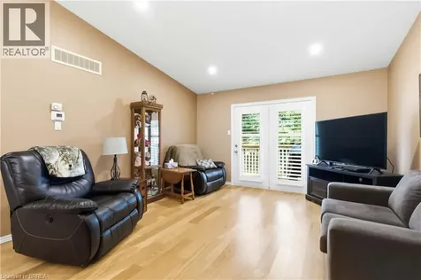 35 Stratford Terrace Brantford ON N3T 6R8