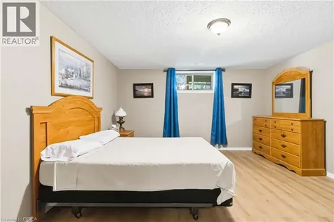 35 Stratford Terrace Brantford ON N3T 6R8