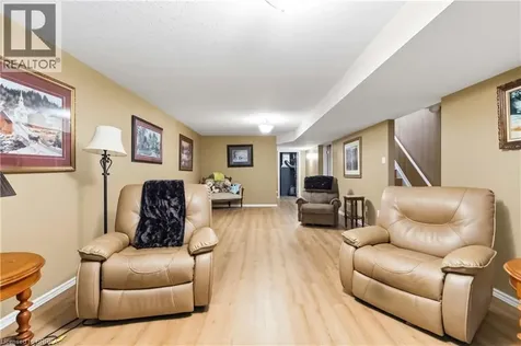 35 Stratford Terrace Brantford ON N3T 6R8