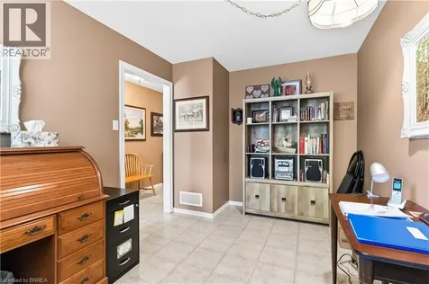 35 Stratford Terrace Brantford ON N3T 6R8