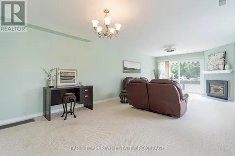 10 Laguna Parkway Ramara ON L0K 1B0