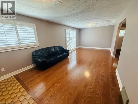 10 Enola Avenue Hamilton ON L8W 1Z8