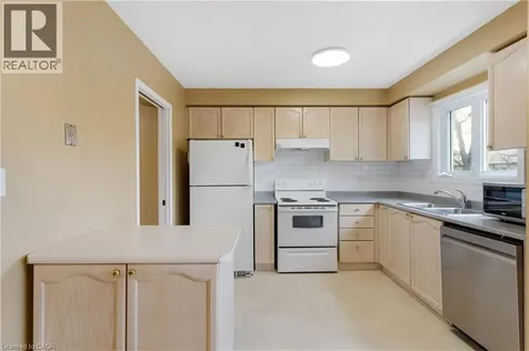 302 College Ave W Guelph ON N1G 4T6
