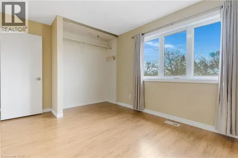 302 College Ave W Guelph ON N1G 4T6