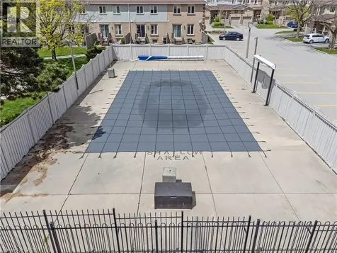 302 College Ave W Guelph ON N1G 4T6