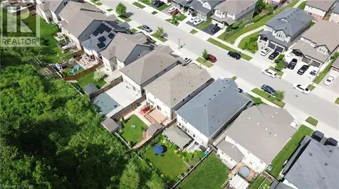 252 Gravel Ridge Trail Kitchener ON N2E 0C5