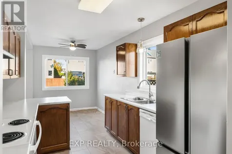 32 Peacock Crescent Ottawa ON K2J 3P6