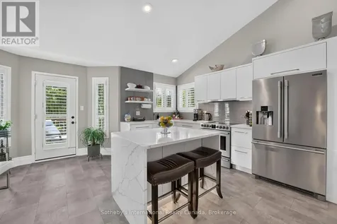 20 Sundial Court Collingwood ON L9Y 5E4