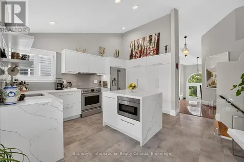 20 Sundial Court Collingwood ON L9Y 5E4