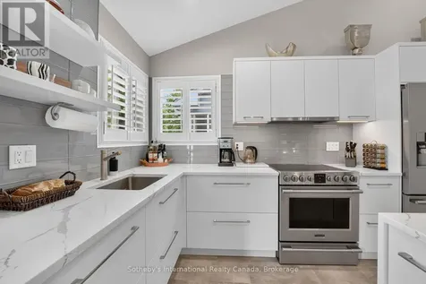 20 Sundial Court Collingwood ON L9Y 5E4