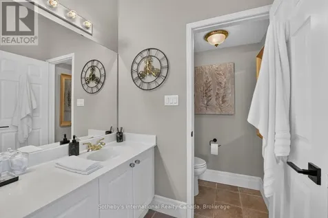 20 Sundial Court Collingwood ON L9Y 5E4