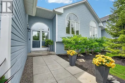 20 Sundial Court Collingwood ON L9Y 5E4