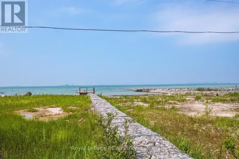 16 Youngs Drive South Bruce Peninsula ON N0H 1X0