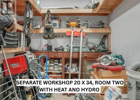 2091 Dwyer Road Springwater ON L9X 1L7