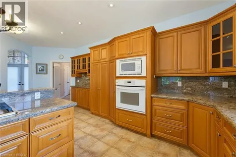 1 Rue Chateaux Terrace Brantford ON N3T 6N7
