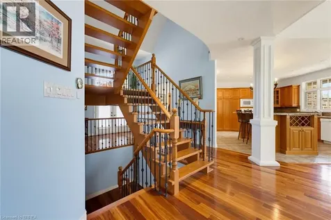 1 Rue Chateaux Terrace Brantford ON N3T 6N7