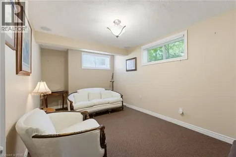 1 Rue Chateaux Terrace Brantford ON N3T 6N7