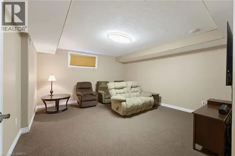 1 Rue Chateaux Terrace Brantford ON N3T 6N7