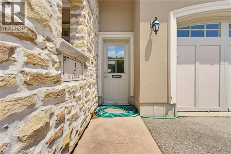 1 Rue Chateaux Terrace Brantford ON N3T 6N7