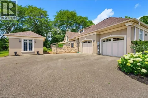 1 Rue Chateaux Terrace Brantford ON N3T 6N7