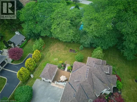 1 Rue Chateaux Terrace Brantford ON N3T 6N7