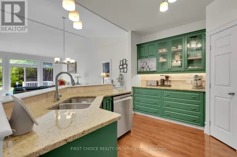 134 Maple Key Private Ottawa ON K1T 0E2