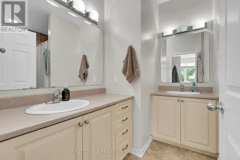 134 Maple Key Private Ottawa ON K1T 0E2
