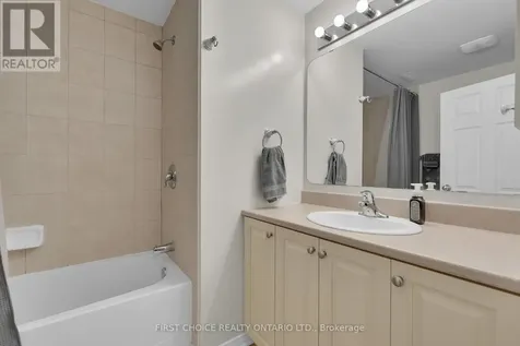 134 Maple Key Private Ottawa ON K1T 0E2