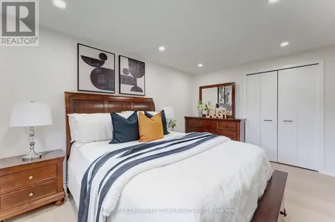 102 Hickory Heights Crescent Kitchener ON N2N 1H4