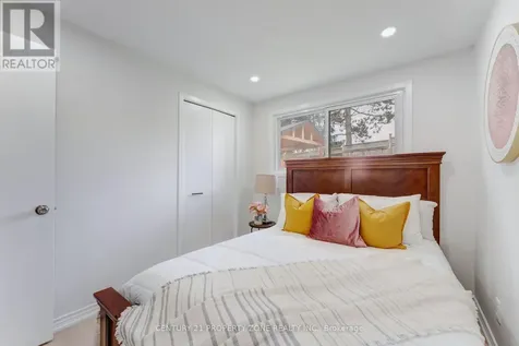 102 Hickory Heights Crescent Kitchener ON N2N 1H4