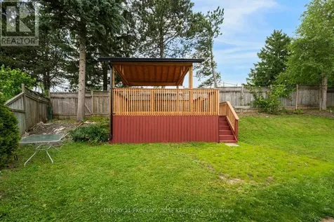 102 Hickory Heights Crescent Kitchener ON N2N 1H4