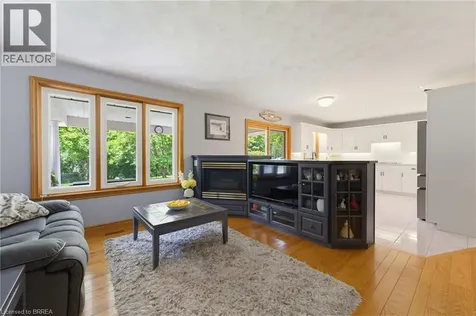 12 Macbride Court Brantford ON N3T 6J1