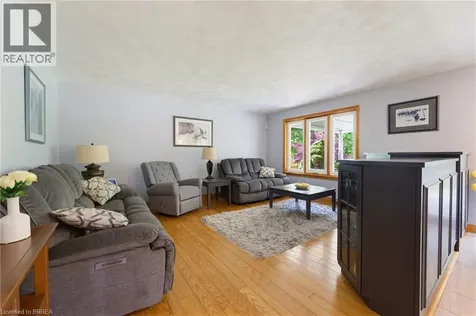 12 Macbride Court Brantford ON N3T 6J1