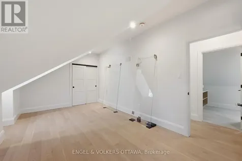 35 Mackay Street Ottawa ON K1M 2B2