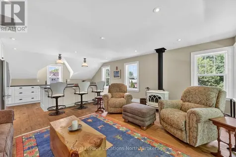 21 Bruce Street North Blue Mountains ON N0H 2P0