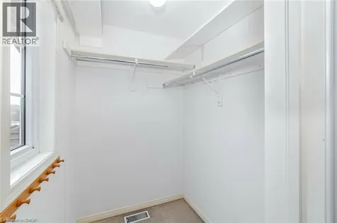 316 Activa Avenue Kitchener ON N2E 3V1