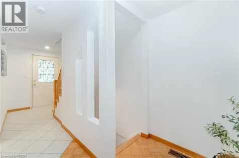316 Activa Avenue Kitchener ON N2E 3V1