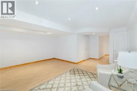 316 Activa Avenue Kitchener ON N2E 3V1