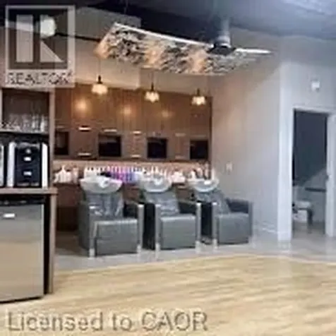 515 Dundas Street West Oakville ON L6M 4M2