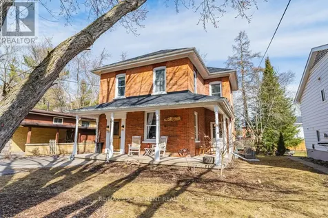 79 Mcmurray Street Bracebridge ON P1L 2A1