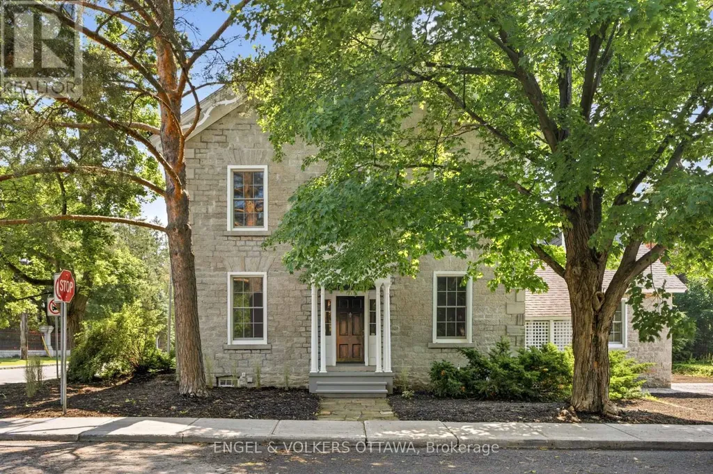 71 Thomas Street Ottawa ON K1M 1M7