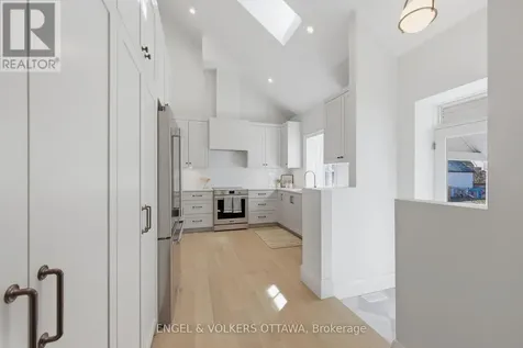 71 Thomas Street Ottawa ON K1M 1M7