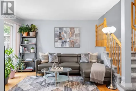 193 Thornbury Crescent Ottawa ON K2G 6C2