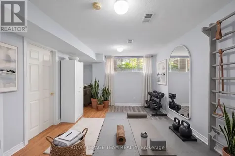 193 Thornbury Crescent Ottawa ON K2G 6C2