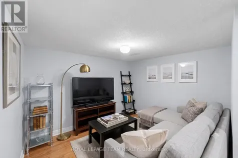 193 Thornbury Crescent Ottawa ON K2G 6C2