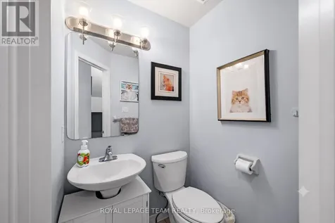 193 Thornbury Crescent Ottawa ON K2G 6C2