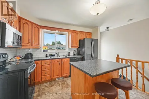 531 Blossom Park Drive Cornwall ON K6H 5N1