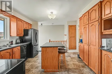 531 Blossom Park Drive Cornwall ON K6H 5N1