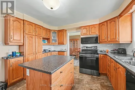531 Blossom Park Drive Cornwall ON K6H 5N1