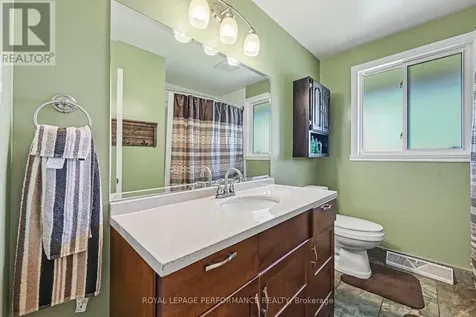 531 Blossom Park Drive Cornwall ON K6H 5N1